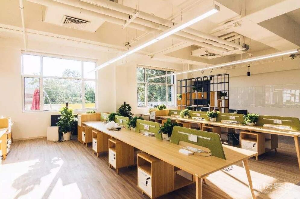 深圳辦公室裝修完成后如何進(jìn)行保潔工作？