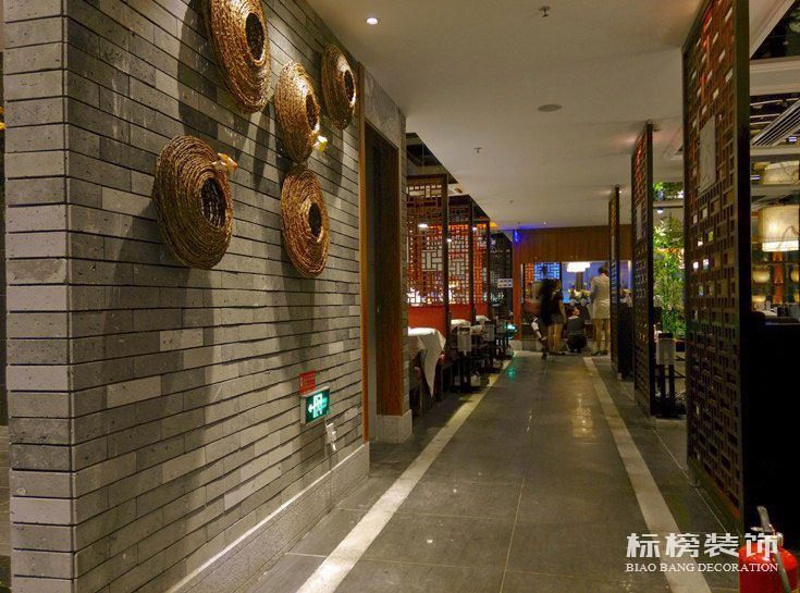 深圳火鍋店裝修如何才能既能體現(xiàn)門店的經營理念和店內氛